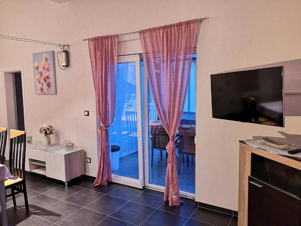 Markovic Apartments 梅杜林