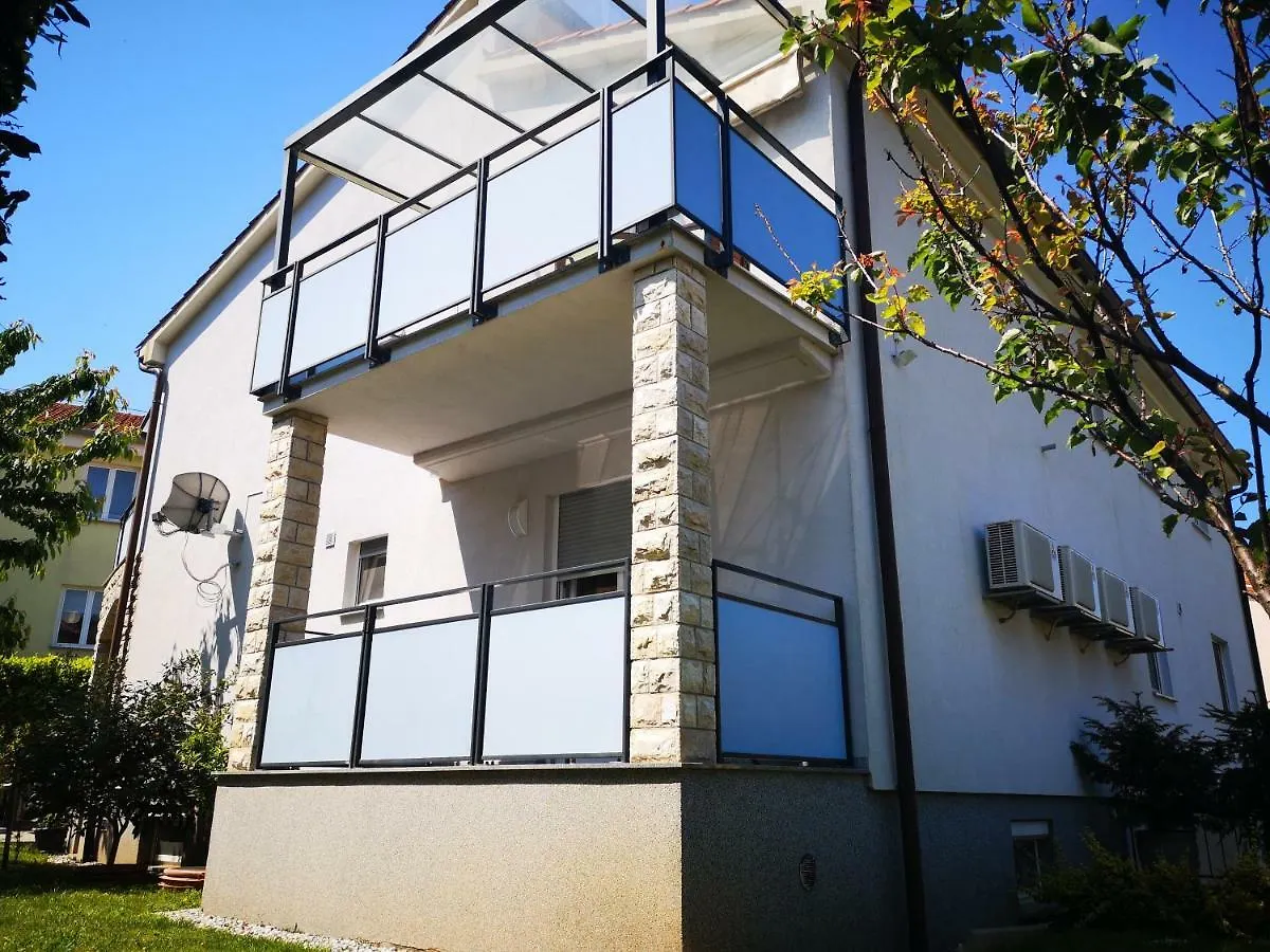 Markovic Apartments 梅杜林